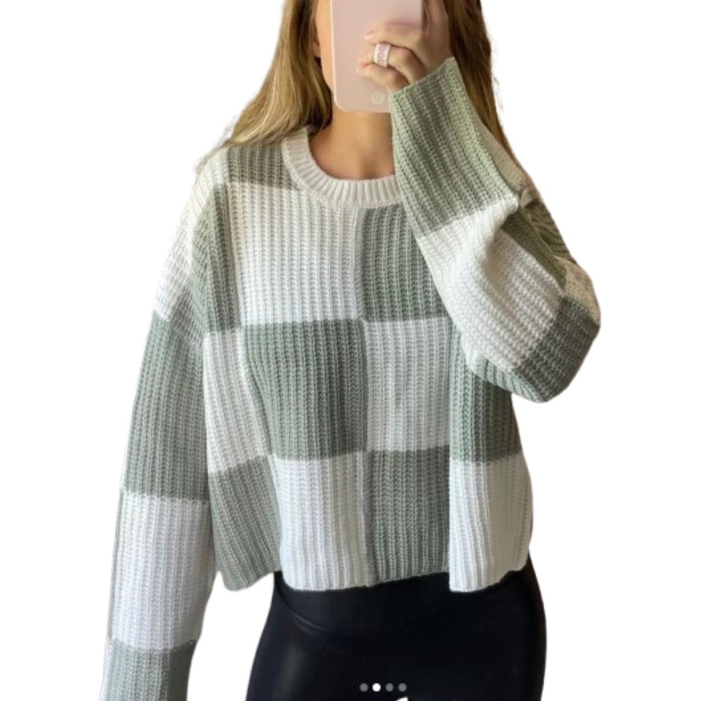 MOON & MADISON Green White Checkerboard Checkered Geo Boxy Crop Cropped Sweater